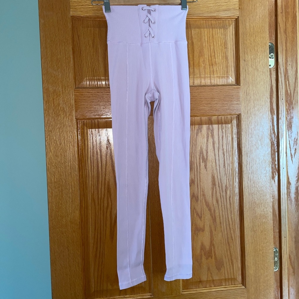 Light purple ribbed aerie leggings